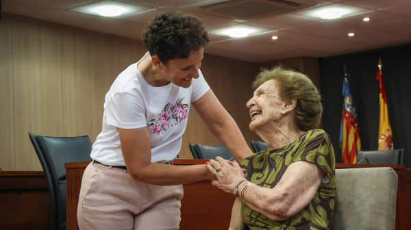 Ballester rinde homenaje a Raimunda Levy por su centenario en Onda