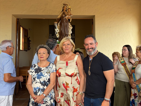Cerca de 200 personas celebran el Día de los Abuelos en la ermita del Carmen de Castellón