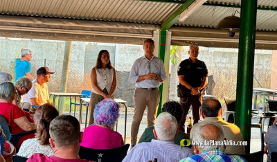 la-policia-local-refuerza-la-prevencion-frente-a-la-ocupacion-ilegal-con-una-charla-informativa-para-los-vecinos-de-la-marjaleria