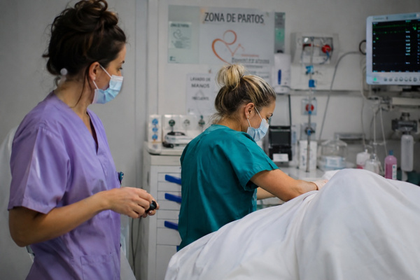 El COENV denuncia caos organizativo en el paritorio del Hospital Lluís Alcanyís de Xàtiva
