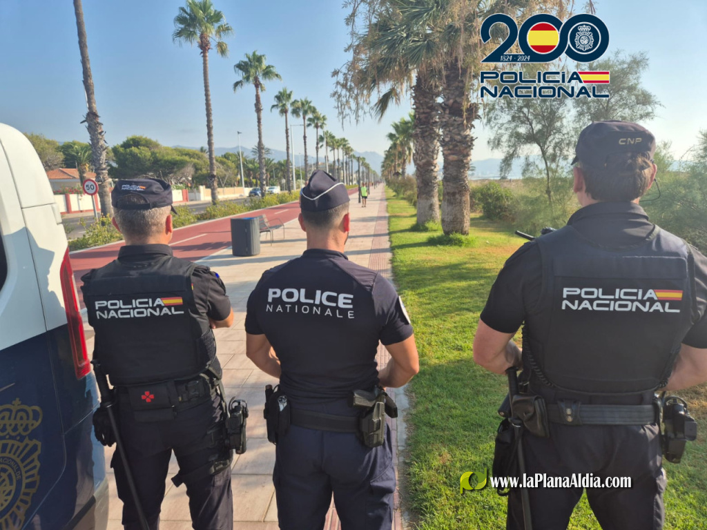 Patrullas conjuntas de la Policía Nacional y la Police Nationale francesa en Castellón para reforzar la atención a turistas franceses