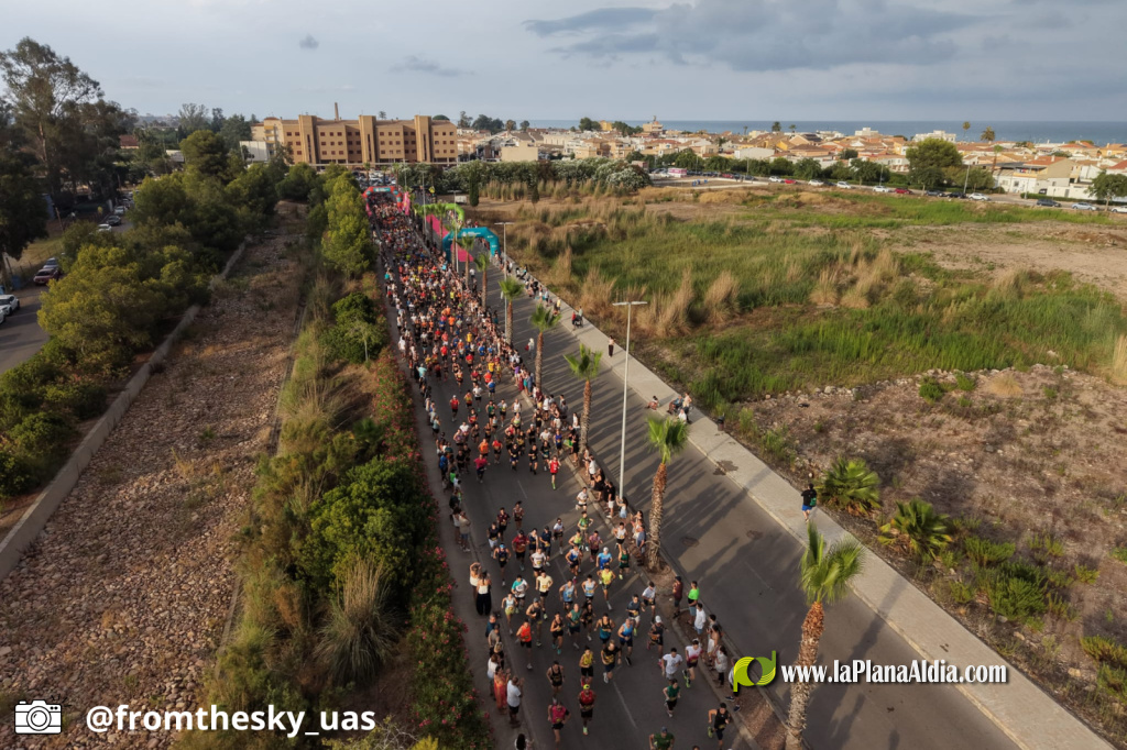 La Volta a Peu a la Platja Casablanca reuneix uns 750 atletes i corona a Tello Garc�a i Soukaina El Khayami