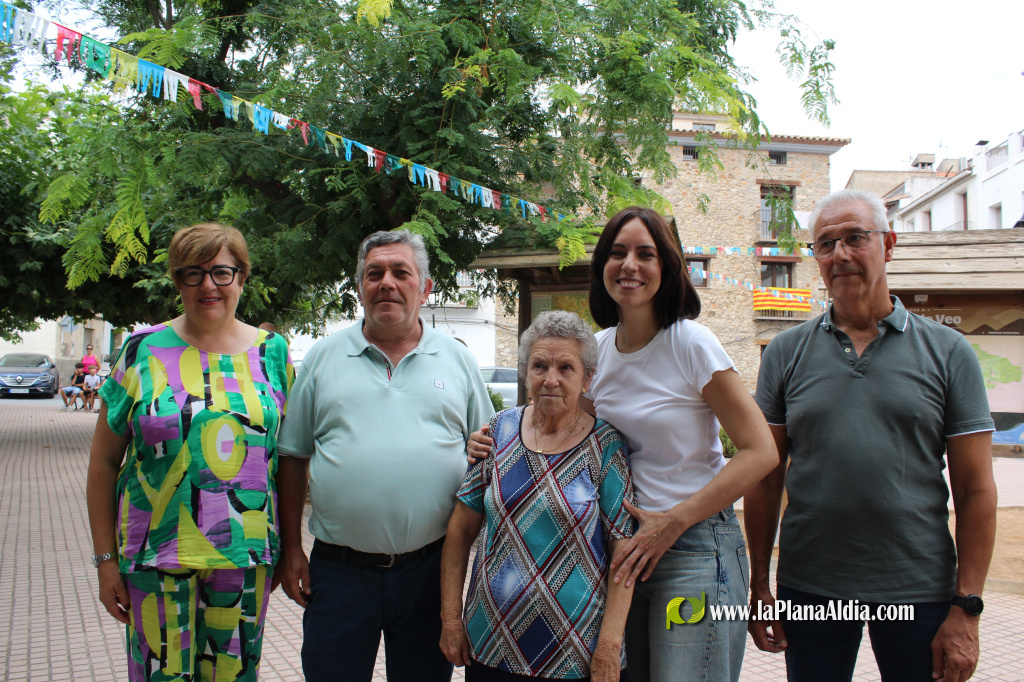 Diana Morant visita L'Alc�dia de Veo per a traslladar el suport del Govern despr�s de l'incendi de la Serra d'Espad�
