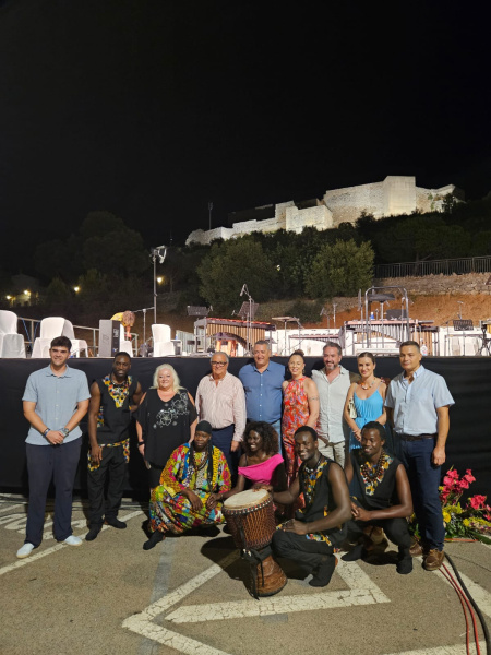 orfim-cierra-su-xxiii-edicion-con-africanbach-ante-un-recinto-lleno-y-refuerza-a-oropesa-del-mar-como-referente-cultural-del-verano