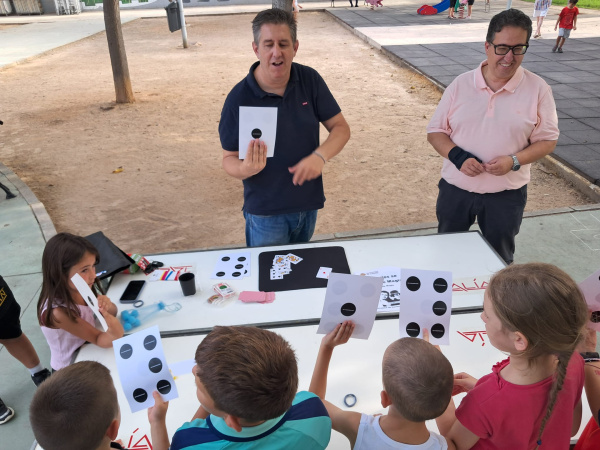 Los talleres de Magia en los Barrios llegan de la mano del Ayuntamiento al Grupo Reyes