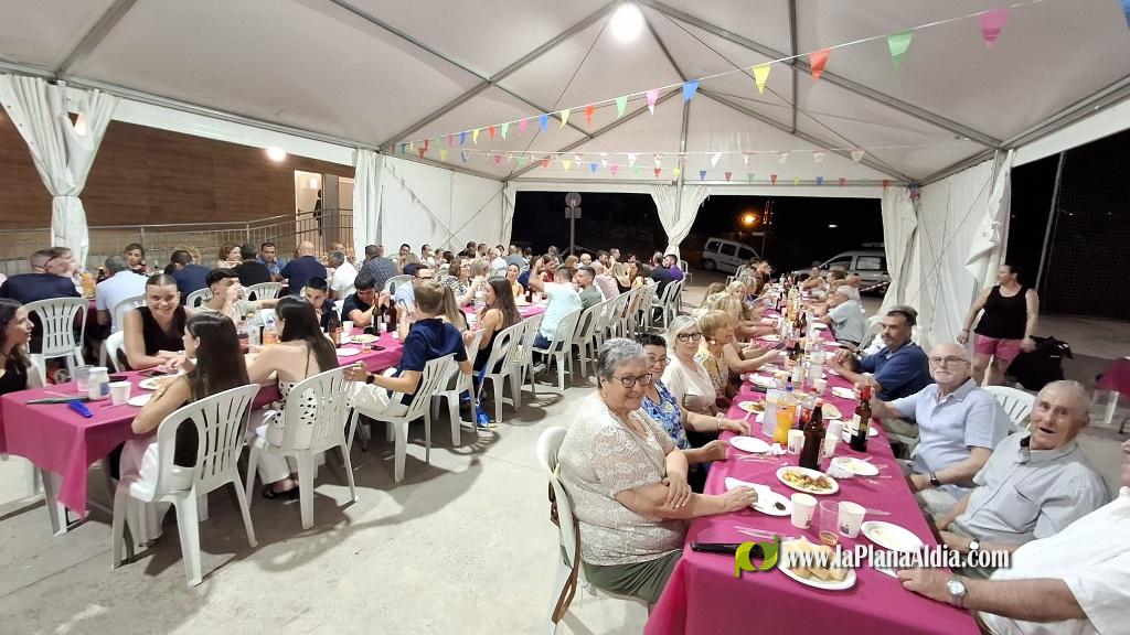 Concurrida cena de gala y d�a grande religioso de las Fiestas Patronales de Araya