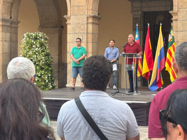 La Plaza Mayor de Castellón se convierte en altavoz de la solidaridad con los afectados por el terremoto en Colombia