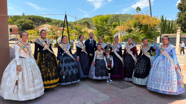 Las fiestas en honor a la Virgen de los Desamparados reúnen a más de 600 vecinos en Navajas