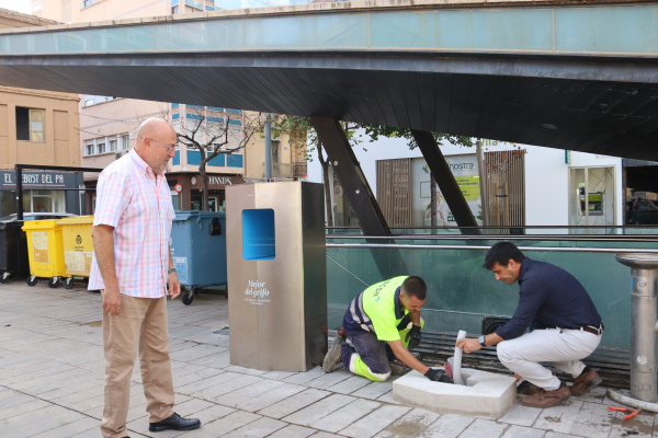 Vila-real inicia pruebas de una fuente de agua refrigerada en la plaza Mayor