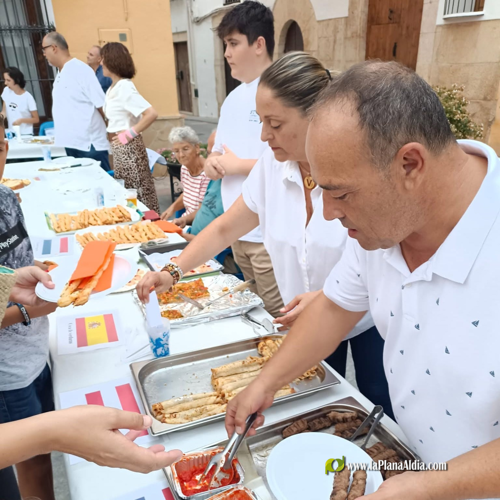 Sant Jordi celebra Degusta Culturas con tapas internacionales y solidaridad en la Plaza Mayor