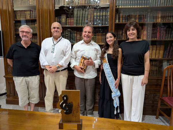 benicarlo-reconoce-al-director-de-la-serenata-jose-rafael-pascual-vilaplana