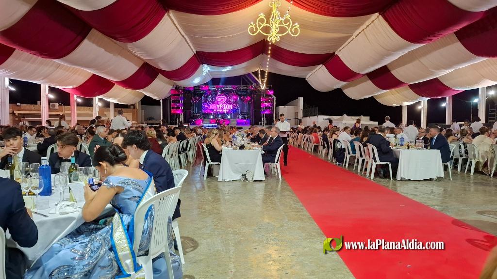 Coronaci�n de la Reina de Fiestas de Alcora  y multitudinaria cena-baile de gala