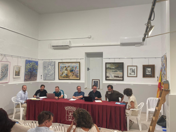 El PP logra retirar el reglamento de la Reina y la Corte de Honor y abre camino a un texto de consenso en Navajas