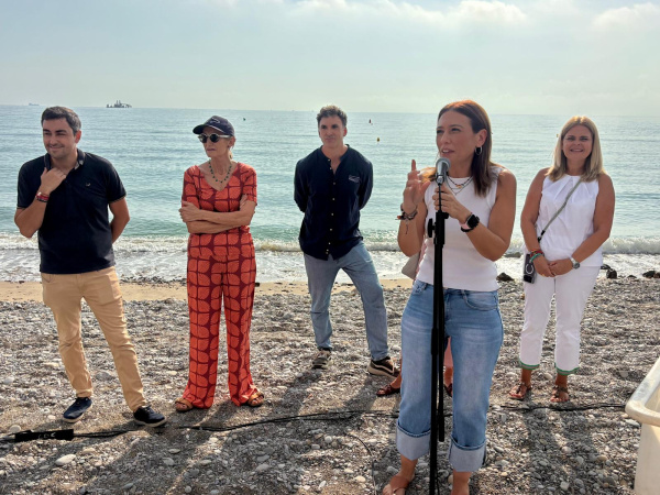 Almassora celebra la vuelta al mar de diez tortugas nacidas en Benafeli