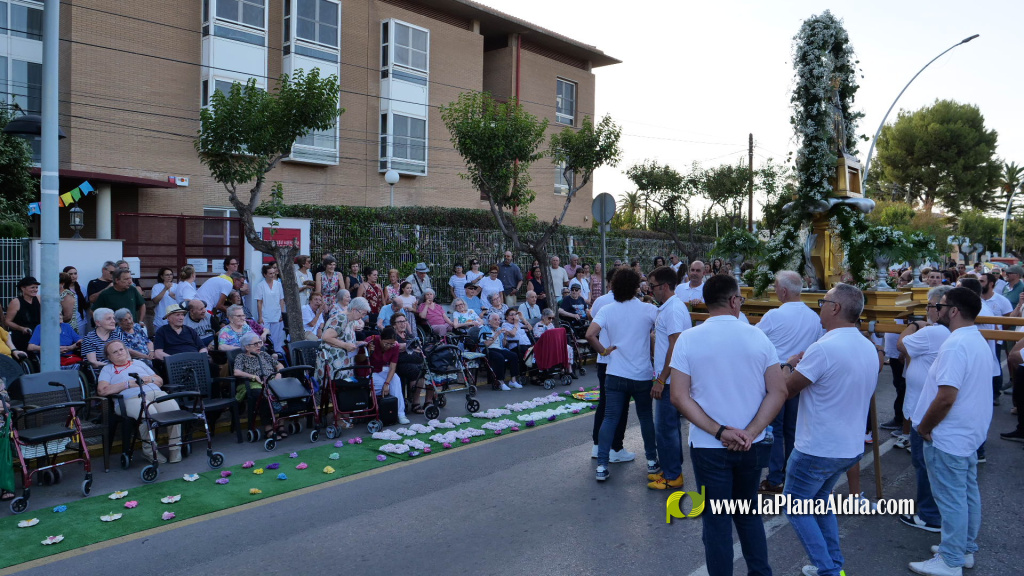 La Mare de D�u de Gr�cia protagonitza una process� a Vila-real amb recorregut ampliat i ofrena de flors