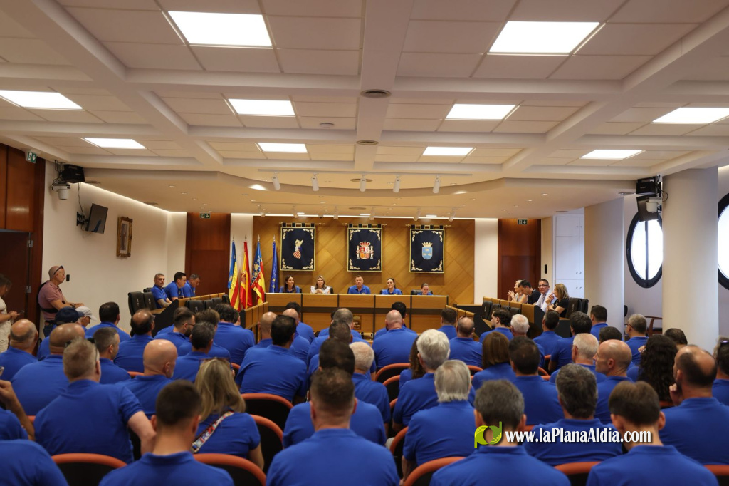Burriana comemora el 50� aniversari de la Comissi� del Toro amb una escultura de Juan Por�