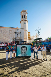 Burriana comemora el 50� aniversari de la Comissi� del Toro amb una escultura de Juan Por�