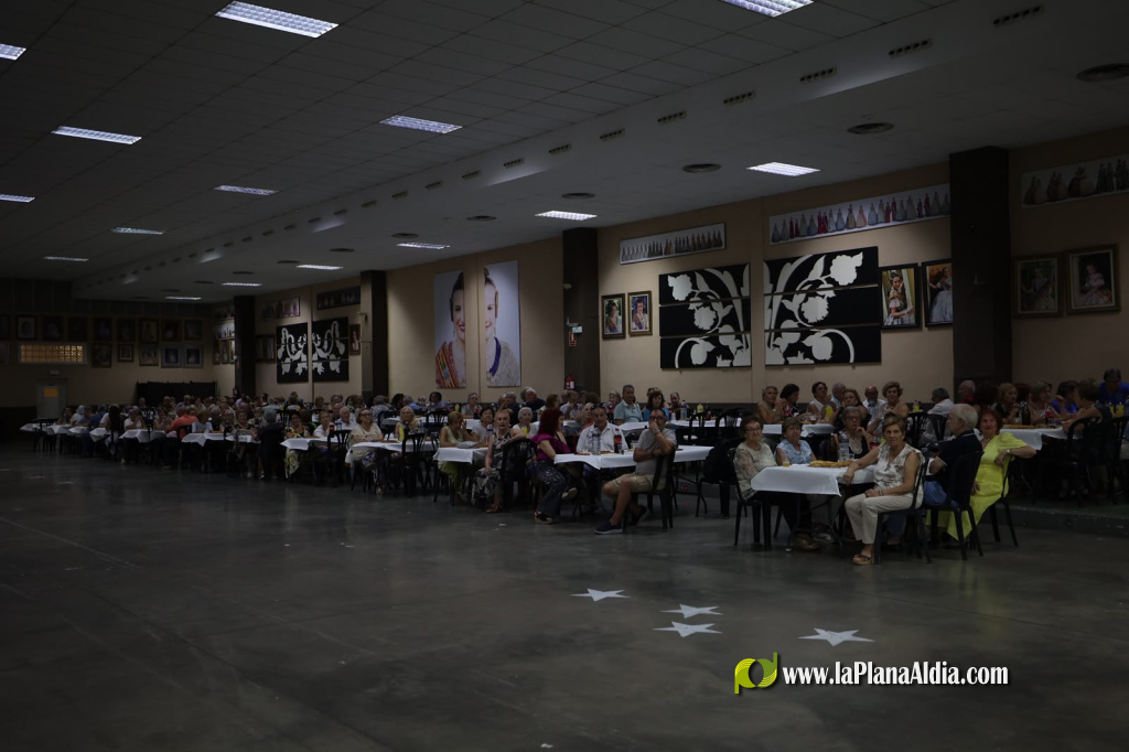 Burriana acull un ball i berenar per a la tercera edat durant les Festes de la Miseric�rdia 2026