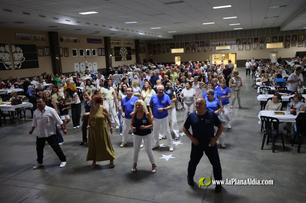 Burriana acull un ball i berenar per a la tercera edat durant les Festes de la Miseric�rdia 2026