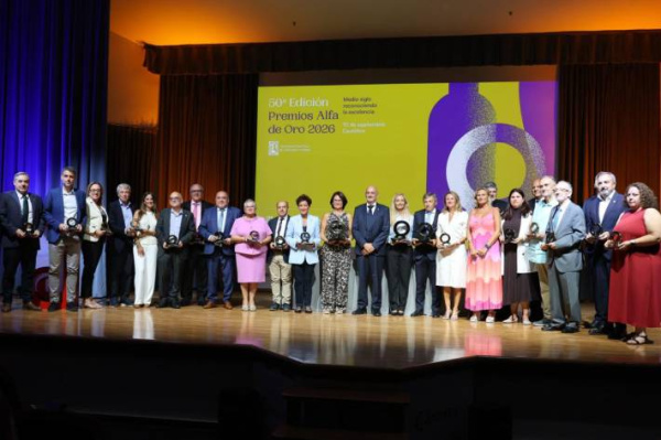 SECV reconoce a ATC por su contribución al desarrollo del sector cerámico en la gala de los Alfa de Oro