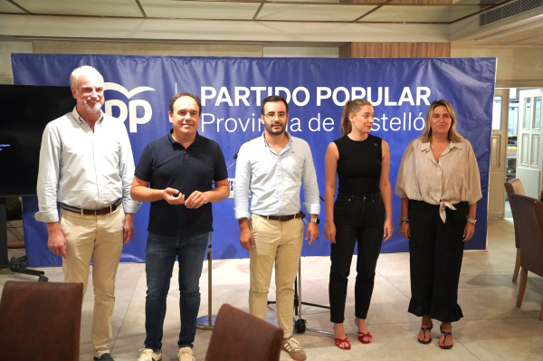 Pérez Llorca acusa a Baldoví y Morant de hipocresía al ponerse la camiseta de los docentes tras ocho años de espalda