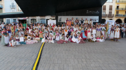 La 1a Dansada infantil i mostra juvenil del Grup de Danses de la Pur�ssima obri la jornada amb una cercavila des de la Pla�a de Sant Pasqual fins a la Pla�a Major