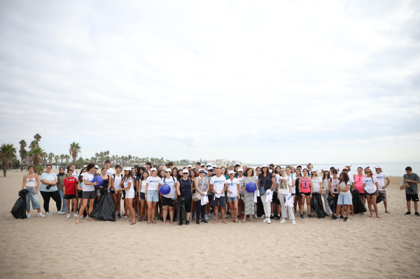 Burriana se suma a la campaña europea EU Beach Cleanup con limpieza en la playa del Arenal