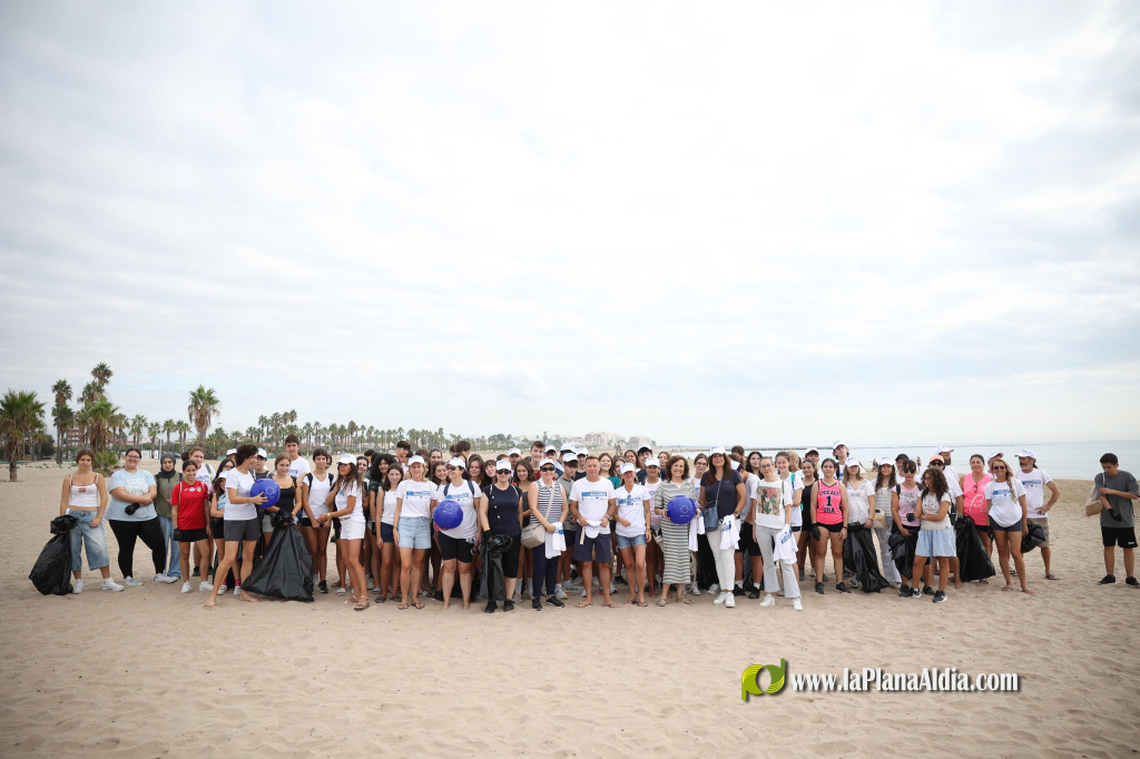 Burriana se suma a la campaña europea EU Beach Cleanup con limpieza en la playa del Arenal