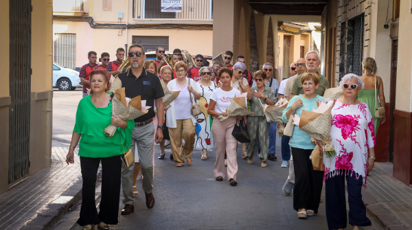 onda-rinde-homenaje-a-sus-mayores-en-el-dia-grande-de-las-fiestas-del-cim-monti