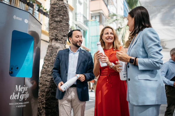 castellon-amplia-a-15-las-fuentes-de-agua-refrigerada-con-la-instalacion-de-10-nuevas-fuentes