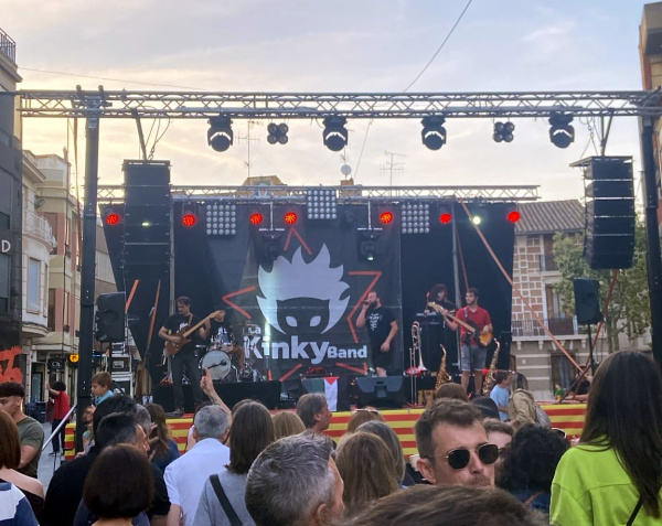 Betxí abre sus fiestas con homenaje a Gustavo Traver y tributos a Obrint Pas y La Gossa Sorda