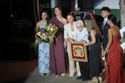 Almenara viu una nit m�gica amb la presentaci� dels festers i festeres 2026