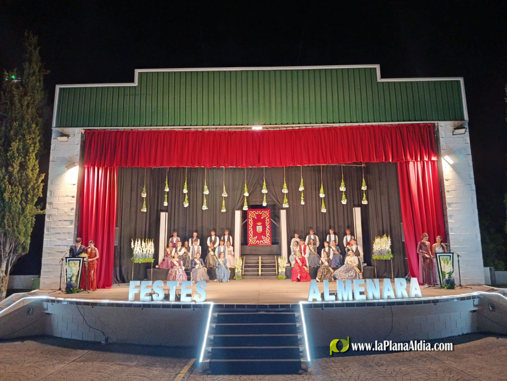 Almenara viu una nit m�gica amb la presentaci� dels festers i festeres 2026
