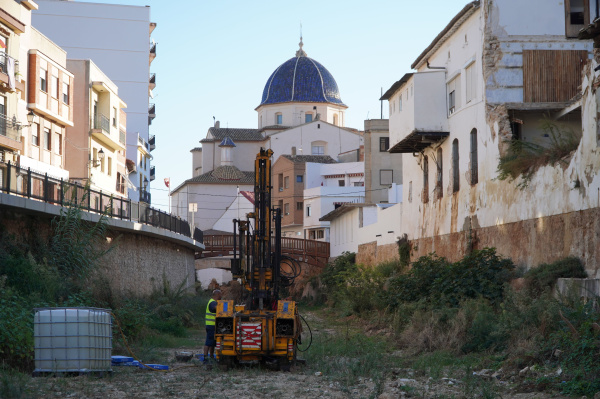 chj-inicia-estudios-geotecnicos-para-definir-la-solucion-del-tramo-final-del-barranco-del-poyo-en-chiva