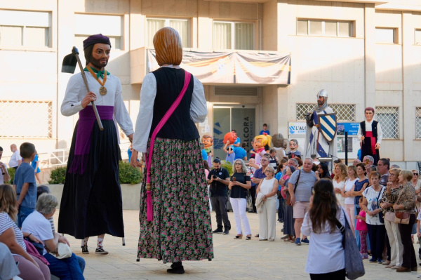 L'Alcora celebra el 9 de Octubre con música, folclore, gigantes, danzas y actividades para todos los públicos