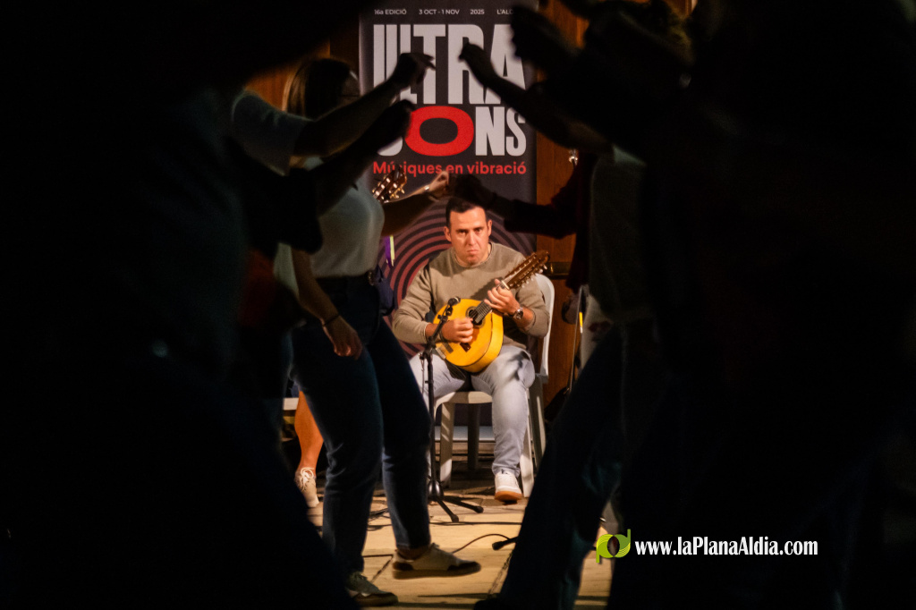 L'Alcora celebra el 9 d'octubre amb m�sica, folclore, gegants, danses i activitats per a tots els p�blics