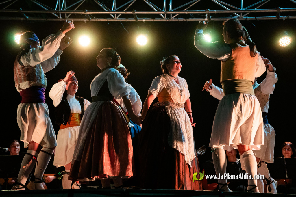 L'Alcora celebra el 9 d'octubre amb m�sica, folclore, gegants, danses i activitats per a tots els p�blics