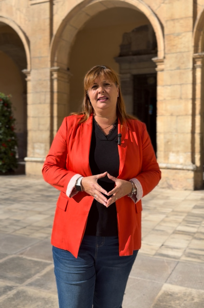 Begoña Carrasco avala con su silencio el discurso de Vidal sobre 'los moros fuera de nuestros barrios'