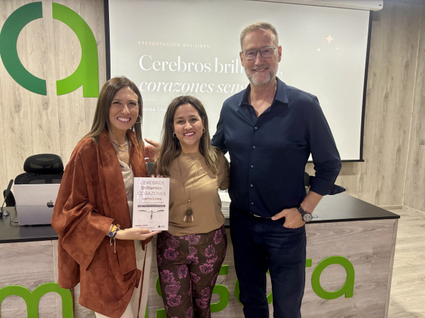 Almassora acoge la presentación del libro Cerebros brillantes, corazones sensibles