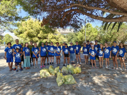 Ruta participativa de recollida de residus a la platja del Pinar, eix de la campanya 'Per unes Illes Columbretes m�s nets'