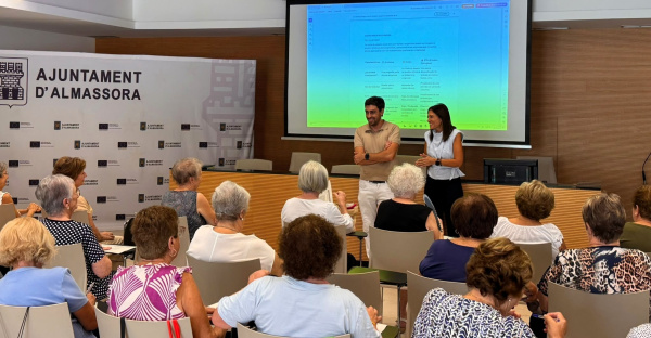 La UNED Senior de Almassora alcanza un récord de alumnado con 48 personas inscritas