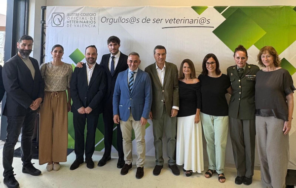 La enfermería valenciana y la veterinaria estrechan la salud integrada en la Festividad de San Francisco de Asís