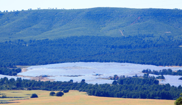 Acció Ecologista-Agró denuncia el peligro de incendios que suponen las instalaciones eléctricas en medio rural y forestal
