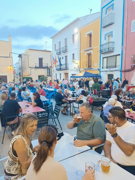 Sant Jordi reúne a más de 400 personas en un Oktoberfest que impulsa la dinamización y la convivencia