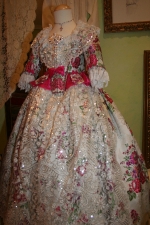 Los trajes de todas las reinas de Burriana