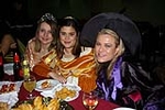 Las falleras celebran el Cabalgata del Ninot un día antes