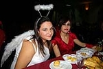 Las falleras celebran el Cabalgata del Ninot un día antes