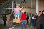 Els ninots entran en la exposición