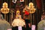 La pleitesía a la reina fallera infantil llena el Teatro Payà de emoción y simpatía.