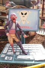 Las fallas ya lucen en sus emplazamientos.
